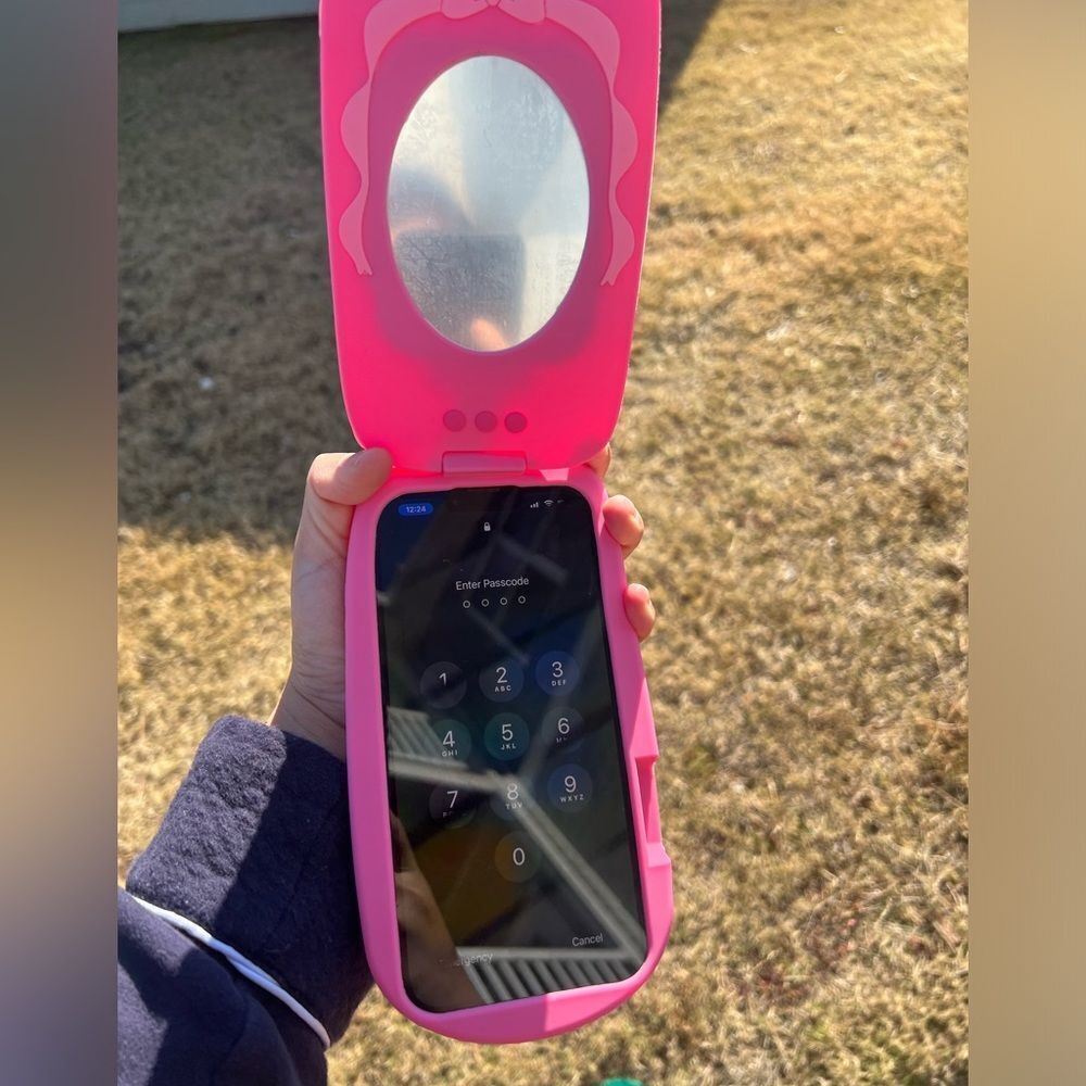 Cute Flip Phone Design Case for iPhone 16 Pro Max - Picture 6 of 7